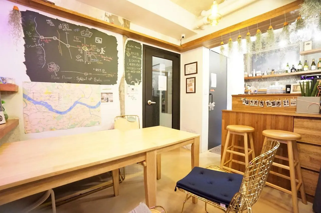 מלון Seoulcube Ewha -Female Only סיאול