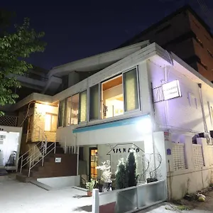 Sisnbro Guest house
