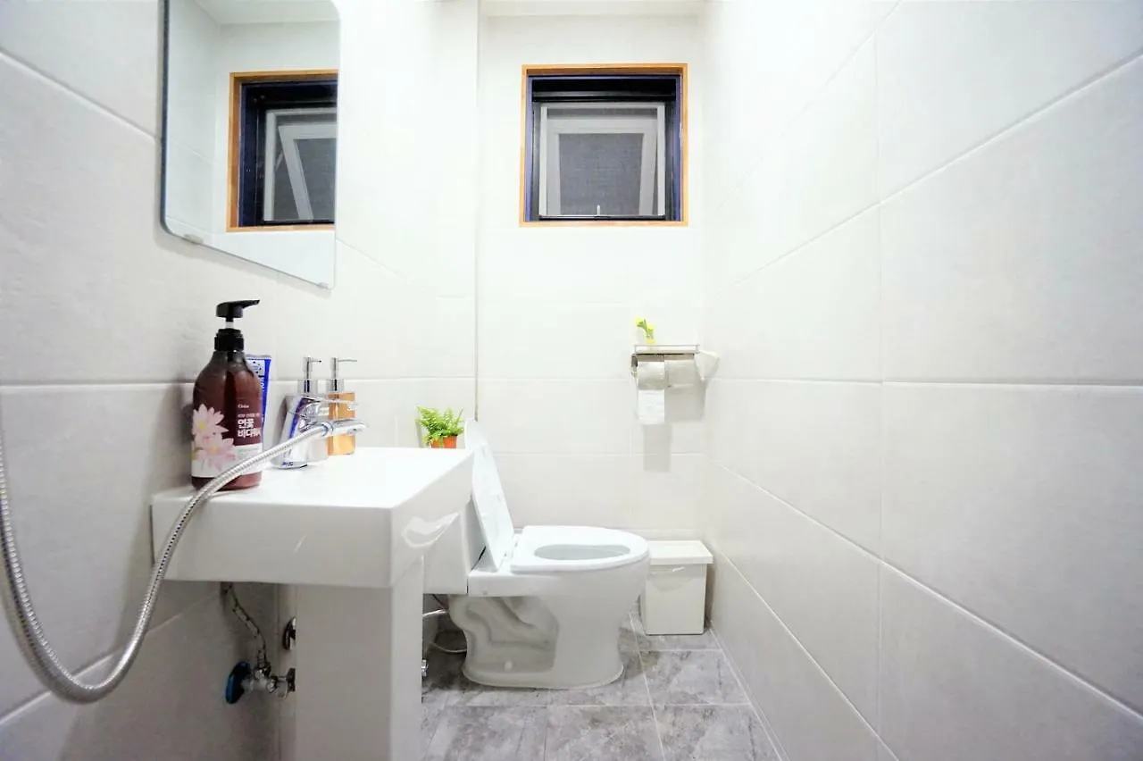 Seoulcube Ewha -Female Only Hotel